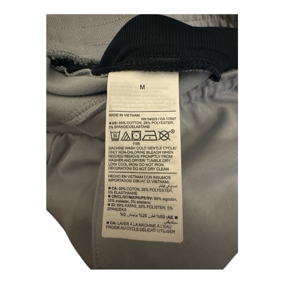 Old Navy Mens Gray Dynamic Fleece Shorts, Medium - Picture 9 of 9